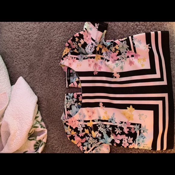 floral crop top - Picture 3 of 3